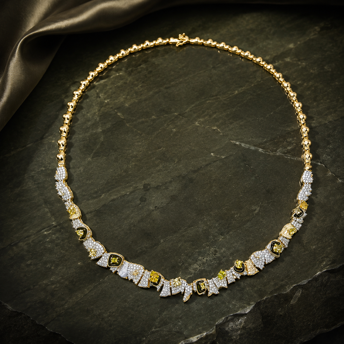 Işıltılı Gold Detaylı Kolye